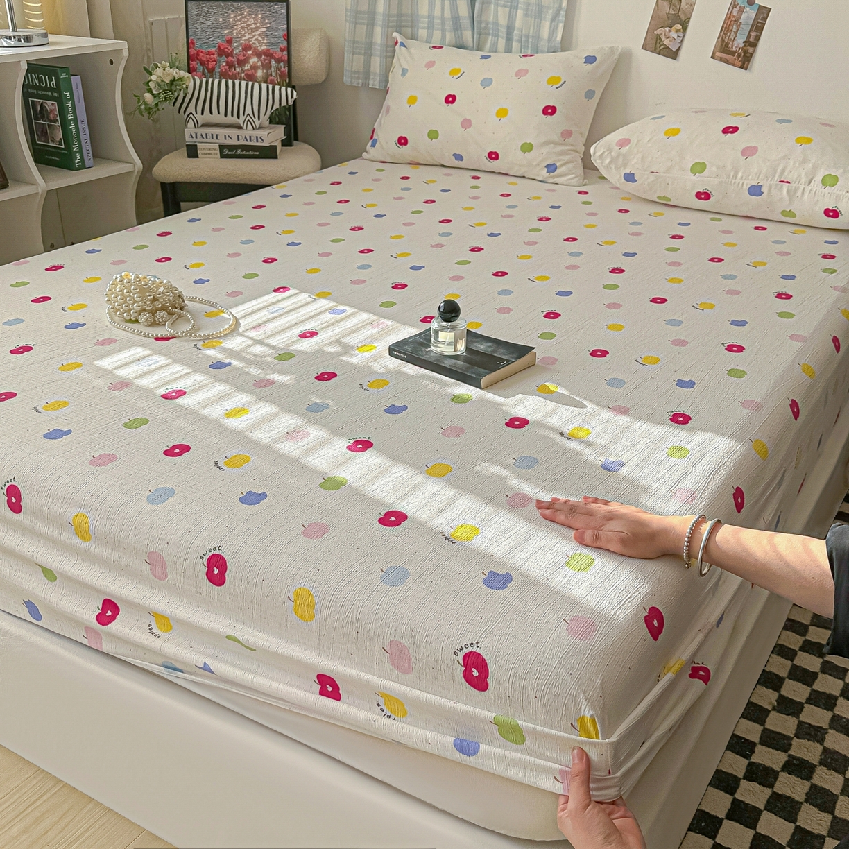 91家纺网 家纺一手货源 找家纺 繁花家居 2026新款泡芙棉云感木棉邹邹纱单床笠床单单件学生床 糖渍苹果