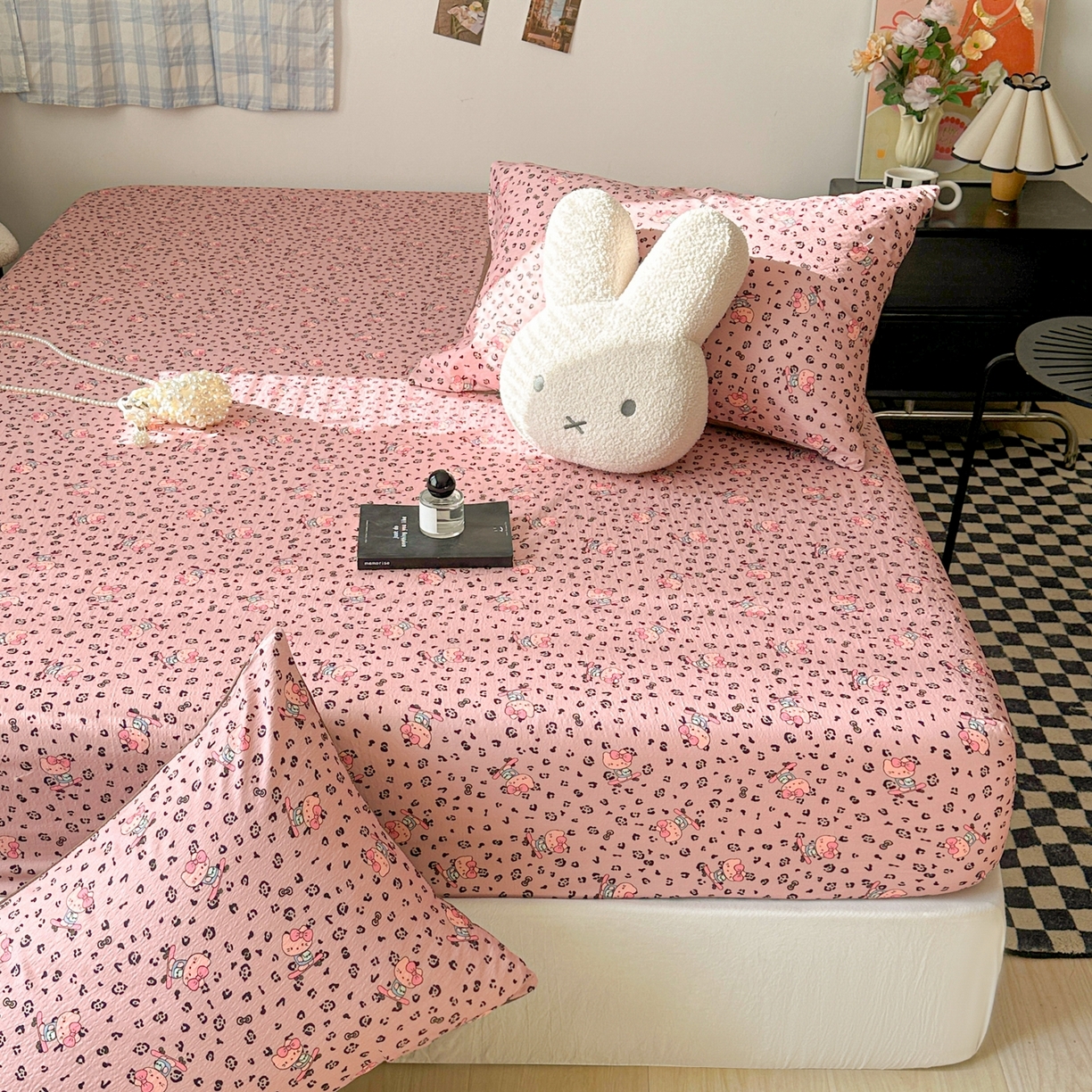 91家纺网 家纺一手货源 找家纺 繁花家居 2026新款泡芙棉云感木棉邹邹纱单床笠床单单件学生床 甜莓粉喵