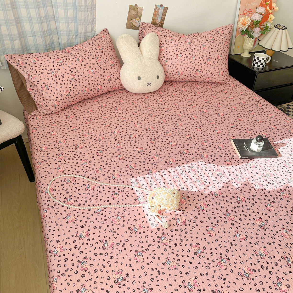 91家纺网 家纺一手货源 找家纺 繁花家居 2026新款泡芙棉云感木棉邹邹纱单床笠床单单件学生床 甜莓粉喵