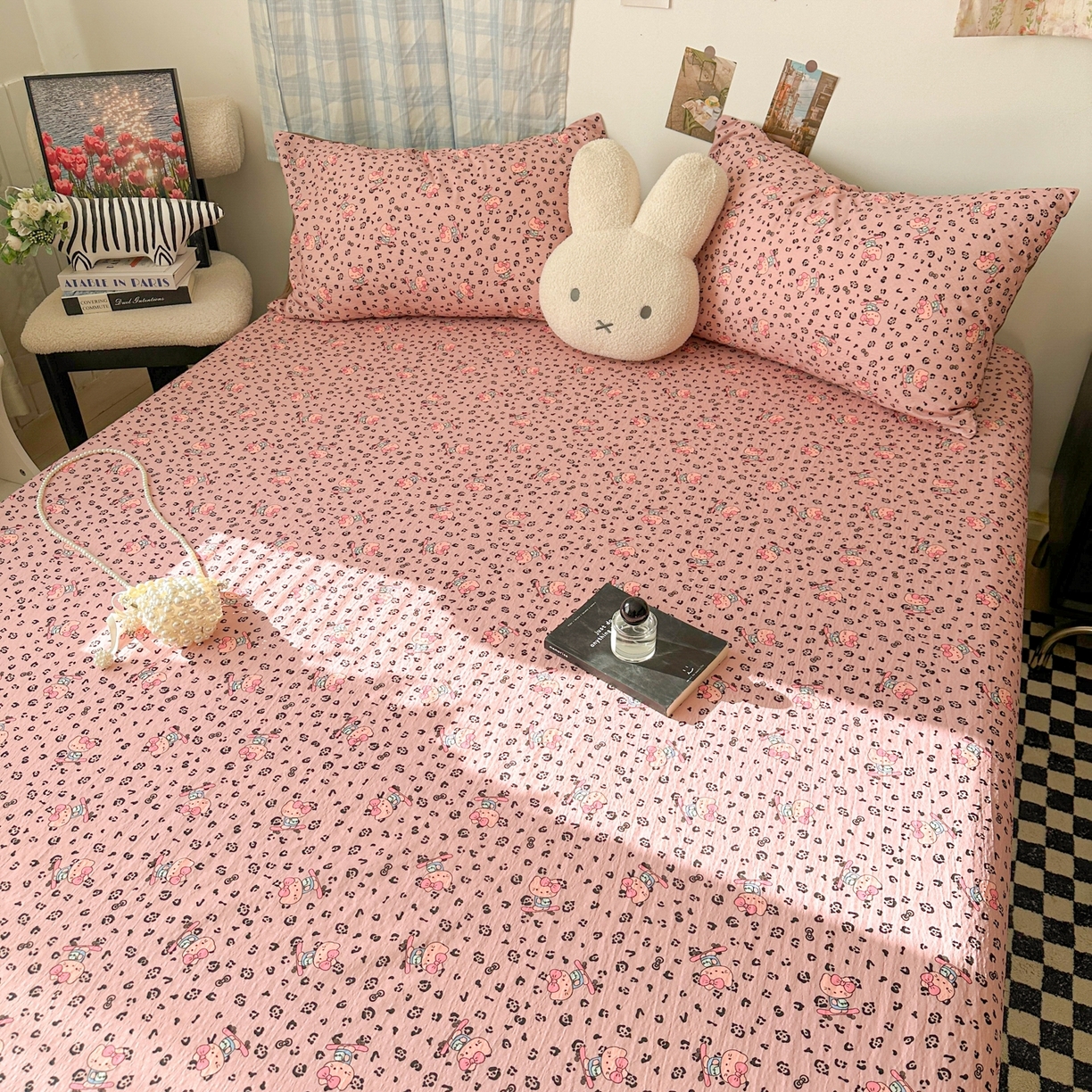 91家纺网 家纺一手货源 找家纺 繁花家居 2026新款泡芙棉云感木棉邹邹纱单床笠床单单件学生床 甜莓粉喵