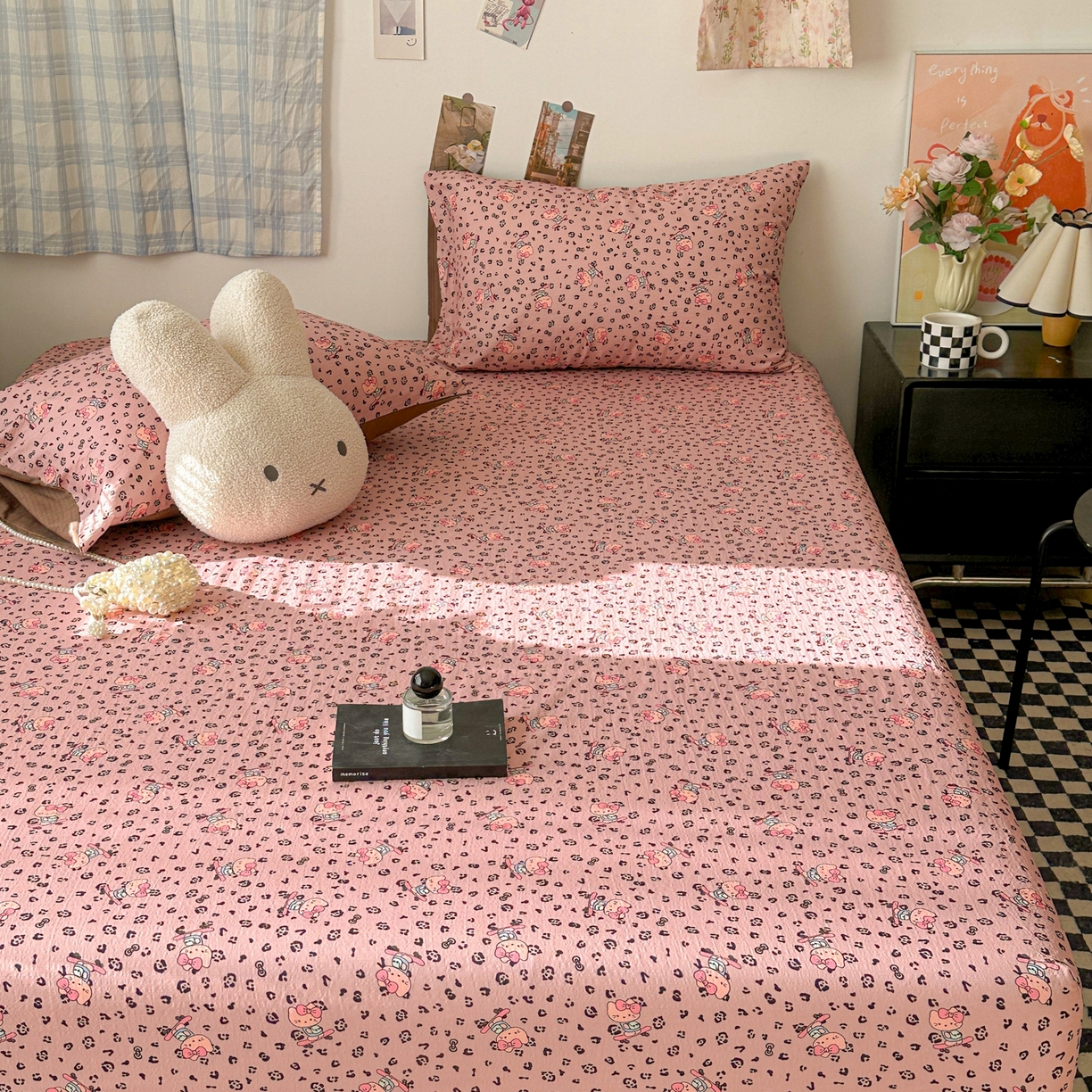 91家纺网 家纺一手货源 找家纺 繁花家居 2026新款泡芙棉云感木棉邹邹纱单床笠床单单件学生床 甜莓粉喵