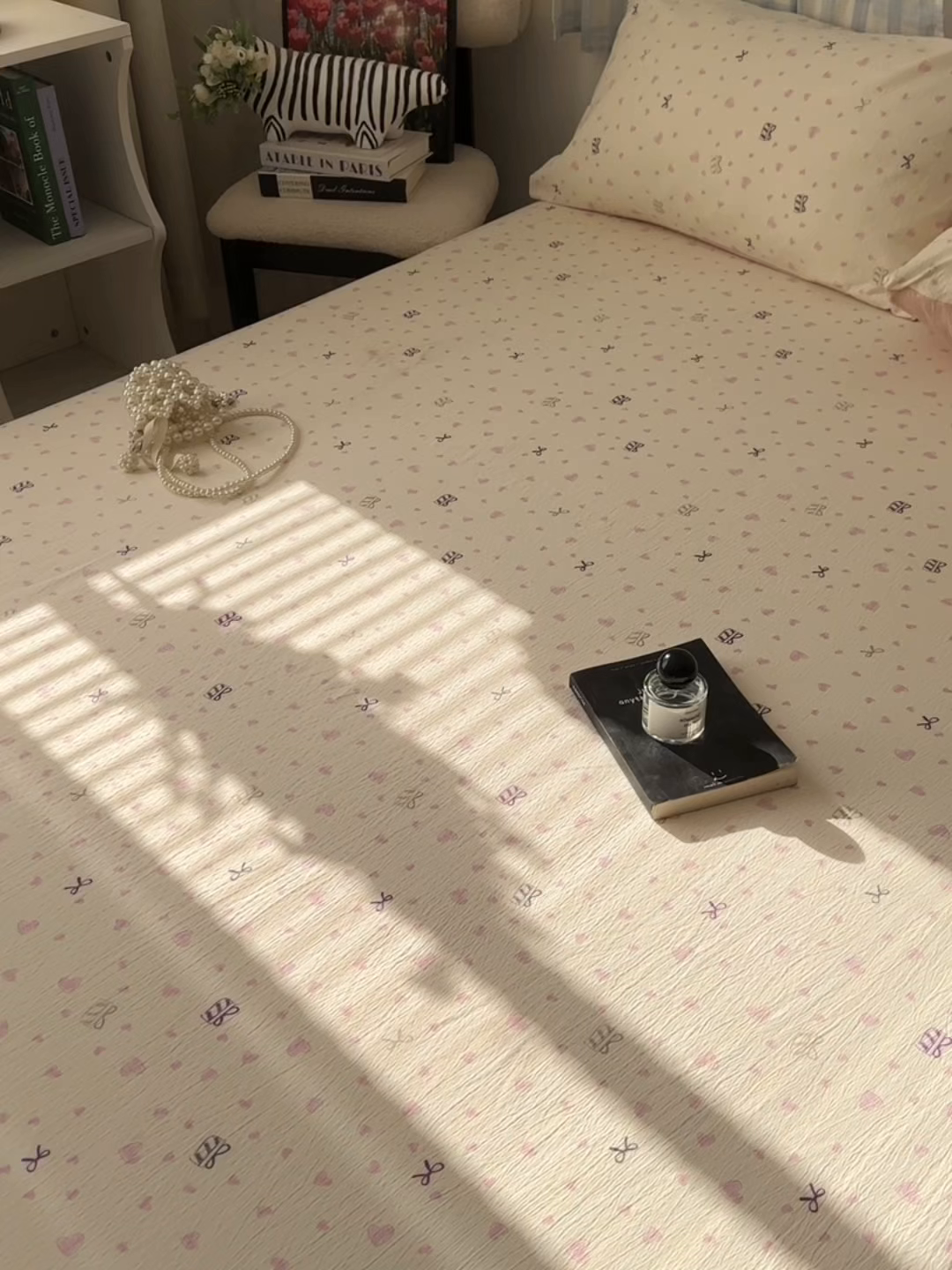 91家纺网 家纺一手货源 找家纺 繁花家居 2026新款泡芙棉云感木棉邹邹纱单床笠床单单件学生床 珠光爱心