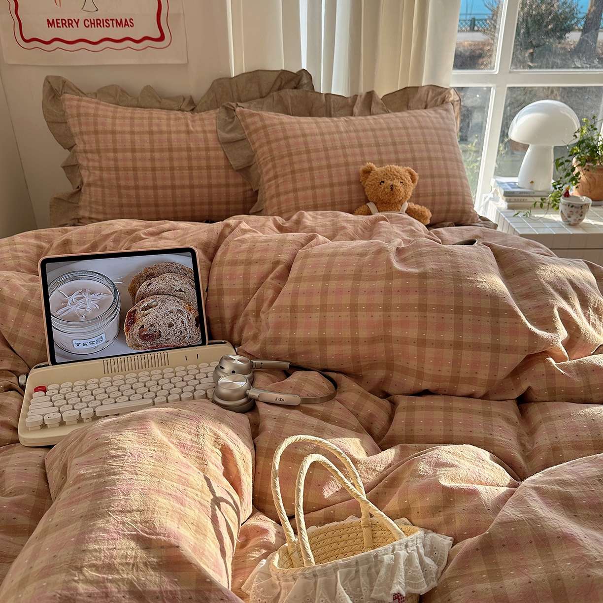 91家纺网 家纺一手货源 找家纺 桃子家居 2026新款A类韩版花边纯棉色织提花格子撞色奶油四件套 棉花边提花-璎珞粉格