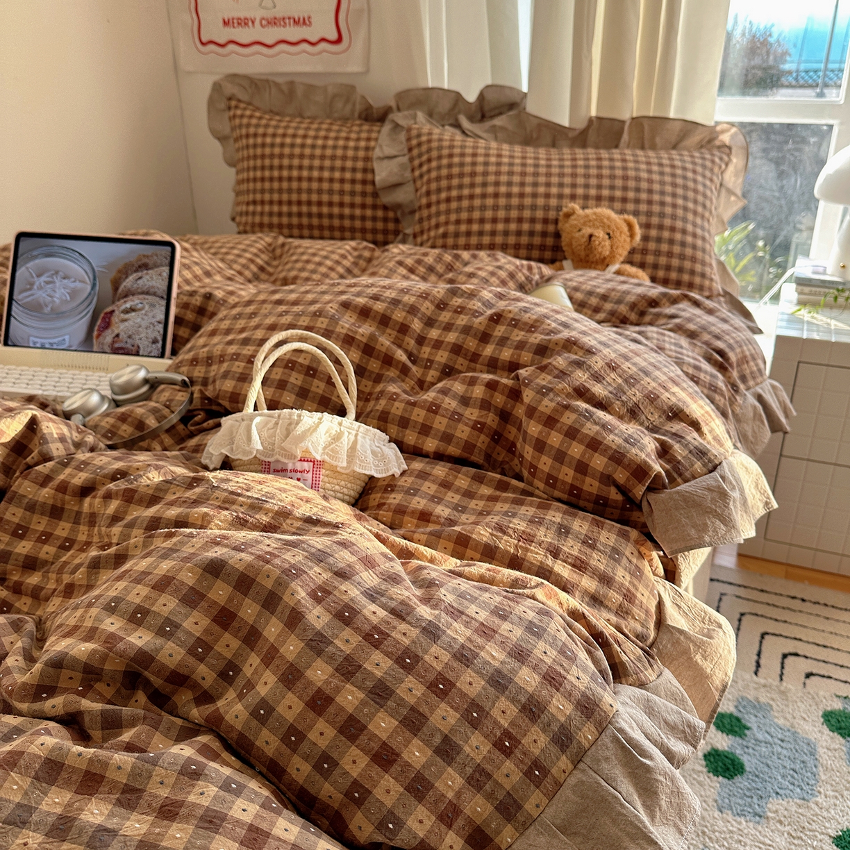 91家纺网 家纺一手货源 找家纺 桃子家居 2026新款A类韩版花边纯棉色织提花格子撞色奶油四件套 棉花边提花-米咖格