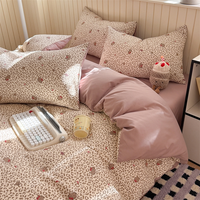 91家纺网 家纺一手货源 找家纺 夜笙家纺 2026新款古法水洗仿棉云感四件套 豹纹猫