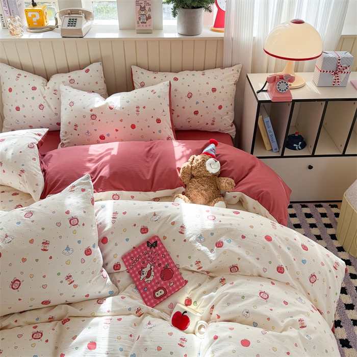 91家纺网 家纺一手货源 找家纺 夜笙家纺 2026新款古法水洗仿棉云感四件套 苹果乐园