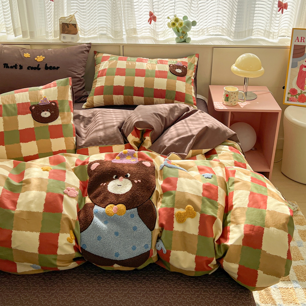 鑫喜莱家纺 2026新款全棉纯棉13372床盖款原创毛巾绣四件套 酷酷的小熊