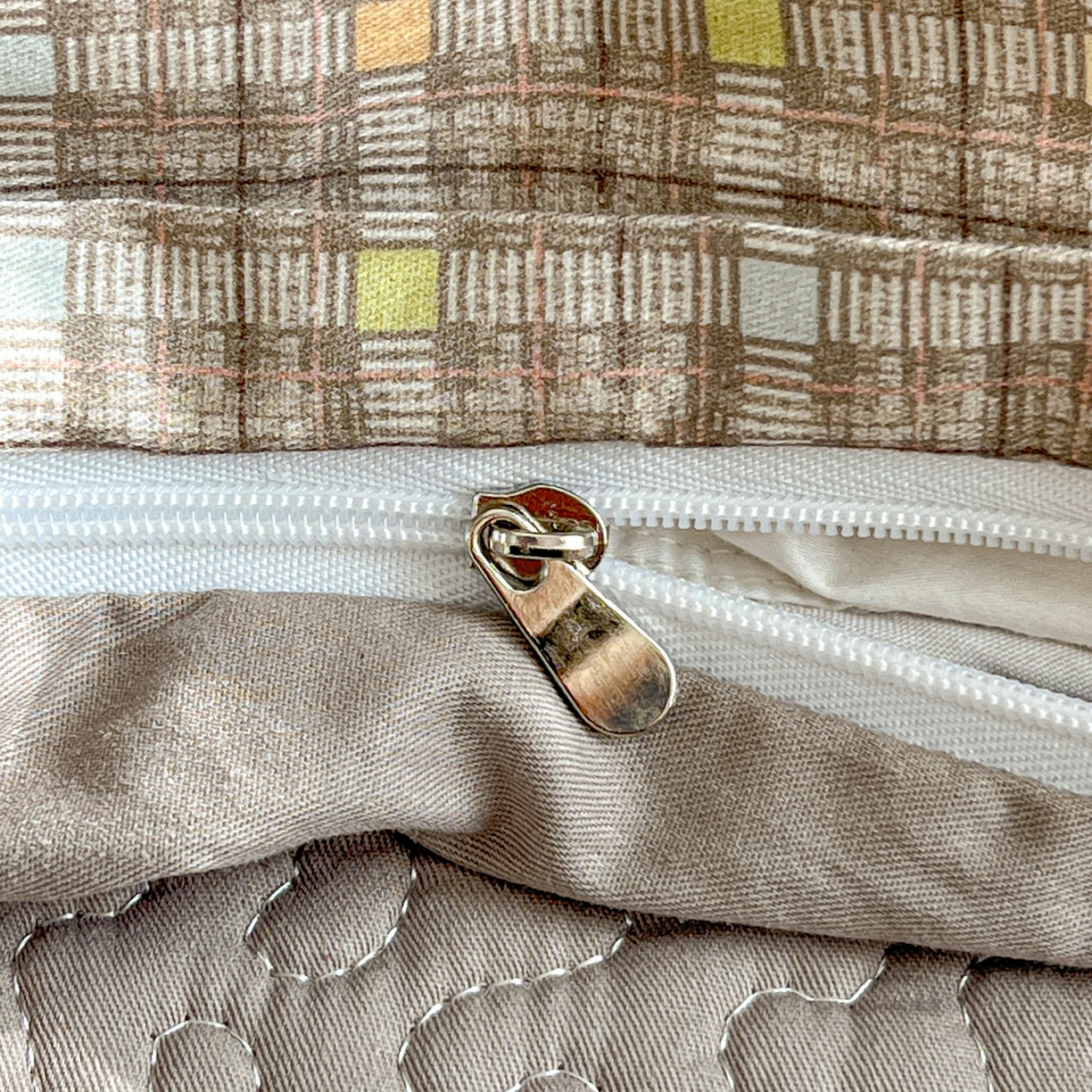 91家纺网 家纺一手货源 找家纺 鑫喜莱家纺 2026新款全棉纯棉13372床盖款原创毛巾绣四件套 南瓜小兔