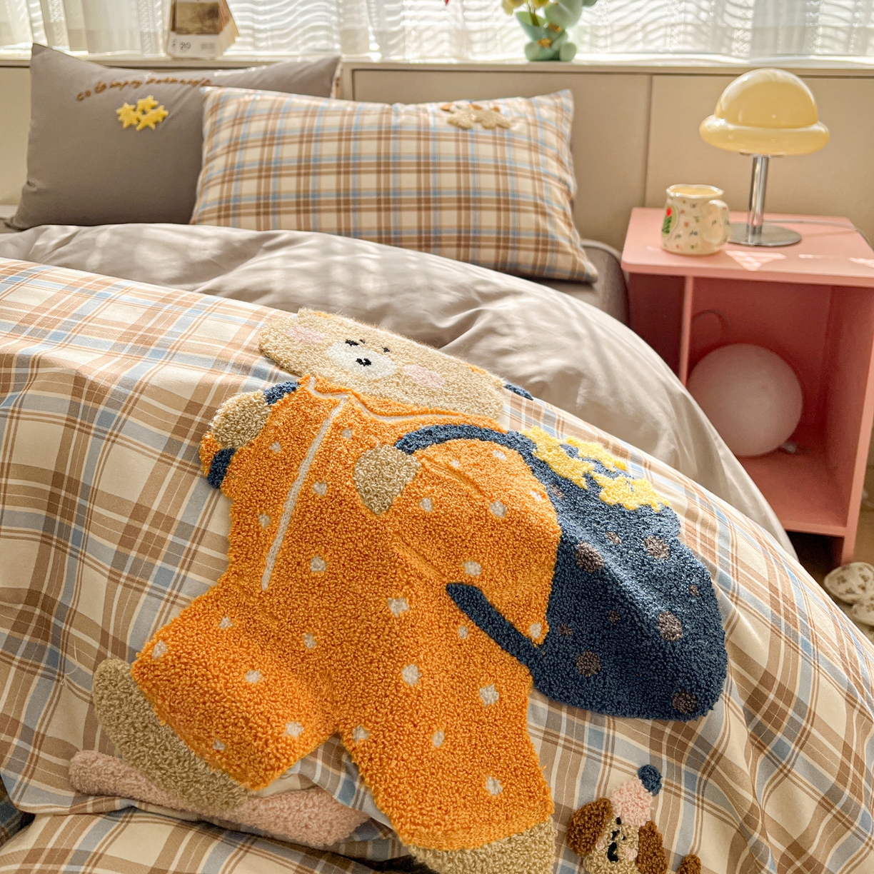 91家纺网 家纺一手货源 找家纺 鑫喜莱家纺 2026新款全棉纯棉13372床盖款原创毛巾绣四件套 胖熊的星星