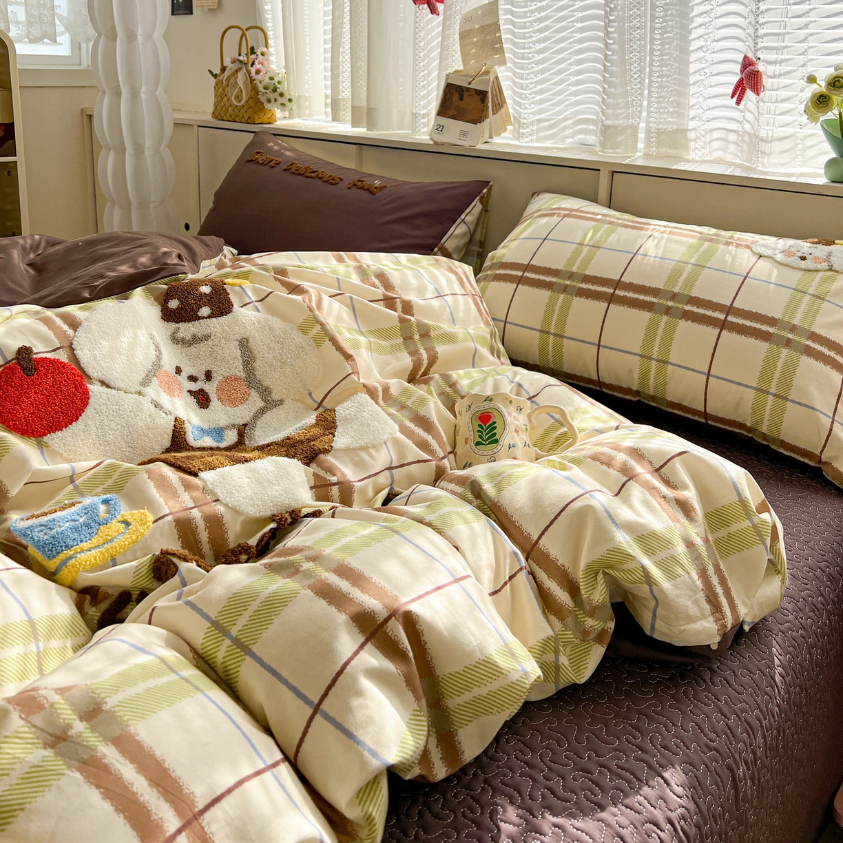 91家纺网 家纺一手货源 找家纺 鑫喜莱家纺 2026新款全棉纯棉13372床盖款原创毛巾绣四件套 苹果小狗