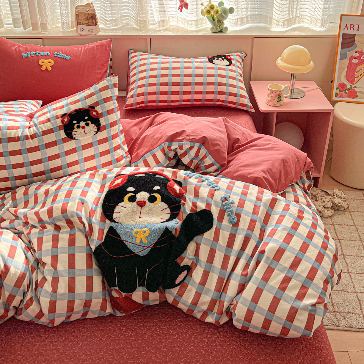 鑫喜莱家纺 2026新款全棉纯棉13372床盖款原创毛巾绣四件套 线团小黑猫