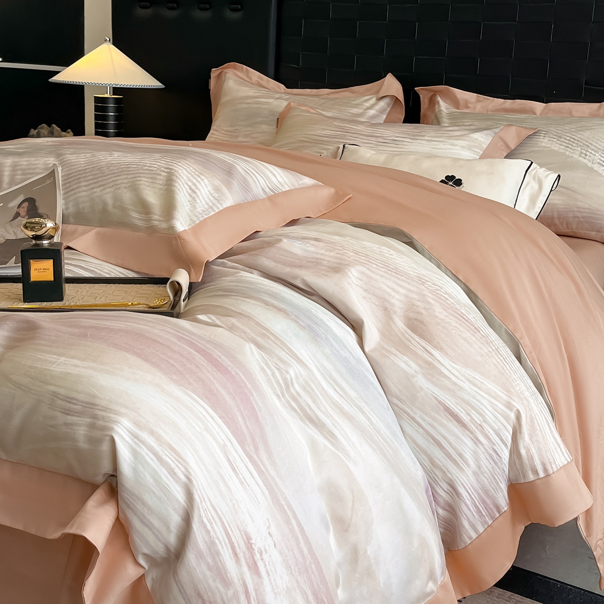 91家纺网 家纺一手货源 找家纺 置顶家纺 2026春夏新款数码印花亲肤棉系列四件套-瓦伦西亚 瓦伦西亚-奶咖