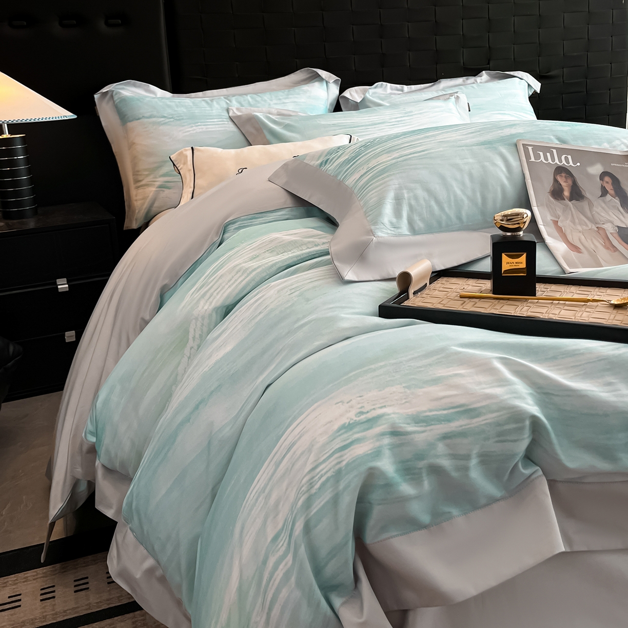 91家纺网 家纺一手货源 找家纺 置顶家纺 2026春夏新款数码印花亲肤棉系列四件套-瓦伦西亚 瓦伦西亚-山灰