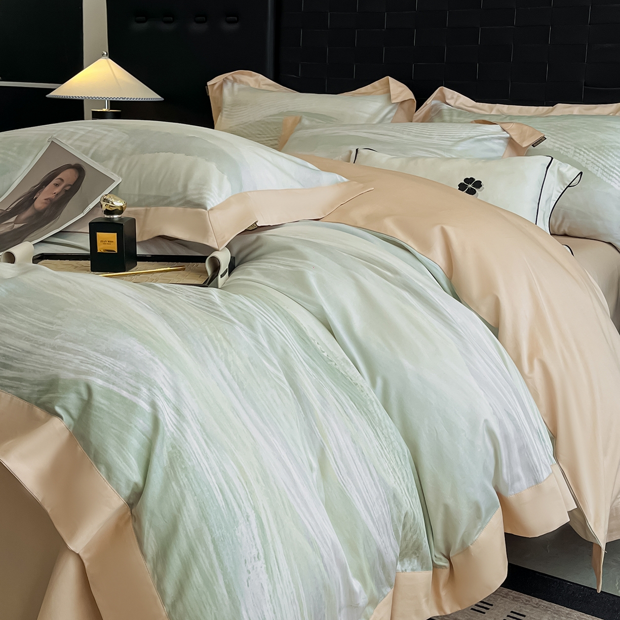 91家纺网 家纺一手货源 找家纺 置顶家纺 2026春夏新款数码印花亲肤棉系列四件套-瓦伦西亚 瓦伦西亚-浅香槟