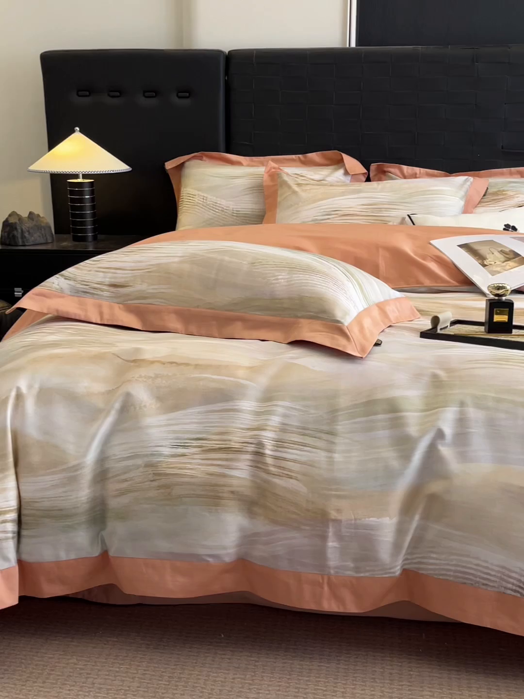 91家纺网 家纺一手货源 找家纺 置顶家纺 2026春夏新款数码印花亲肤棉系列四件套-瓦伦西亚 瓦伦西亚-奶咖