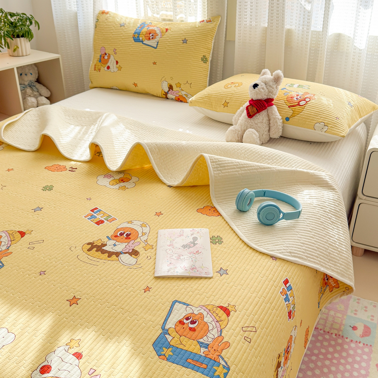 91家纺网 家纺一手货源 找家纺 妮可 2026新款热款花型印花全棉夹棉多功能床垫-床盖 阳光星星人