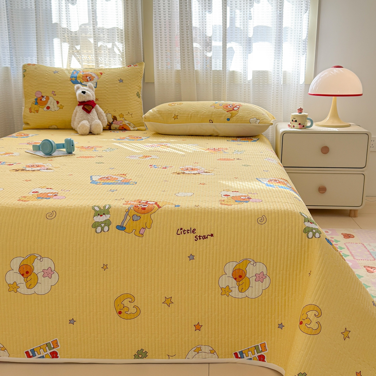 91家纺网 家纺一手货源 找家纺 妮可 2026新款热款花型印花全棉夹棉多功能床垫-床盖 阳光星星人