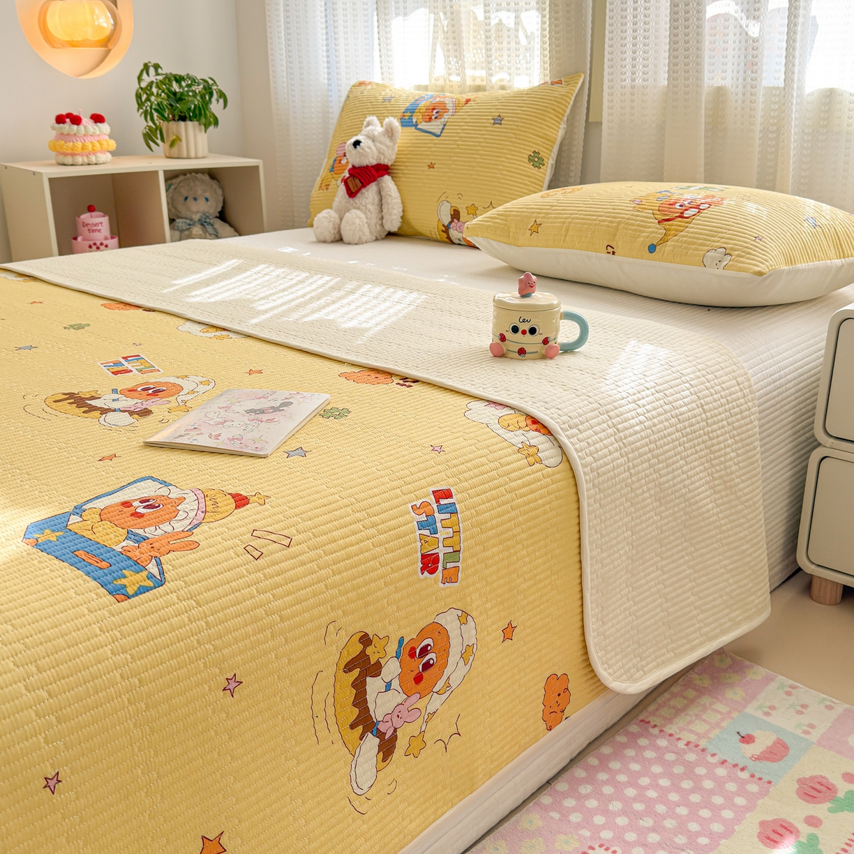 91家纺网 家纺一手货源 找家纺 妮可 2026新款热款花型印花全棉夹棉多功能床垫-床盖 阳光星星人