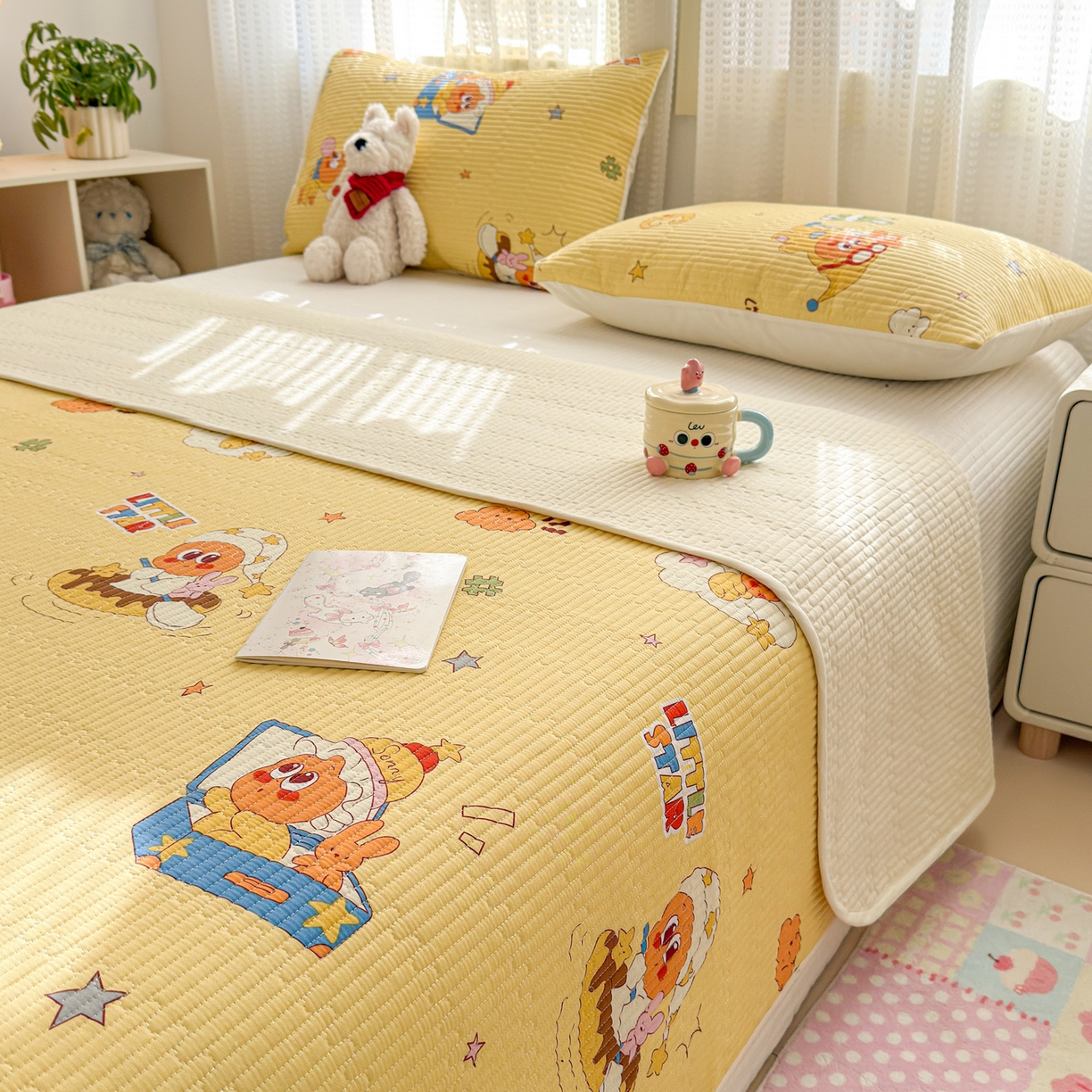 91家纺网 家纺一手货源 找家纺 妮可 2026新款热款花型印花全棉夹棉多功能床垫-床盖 阳光星星人