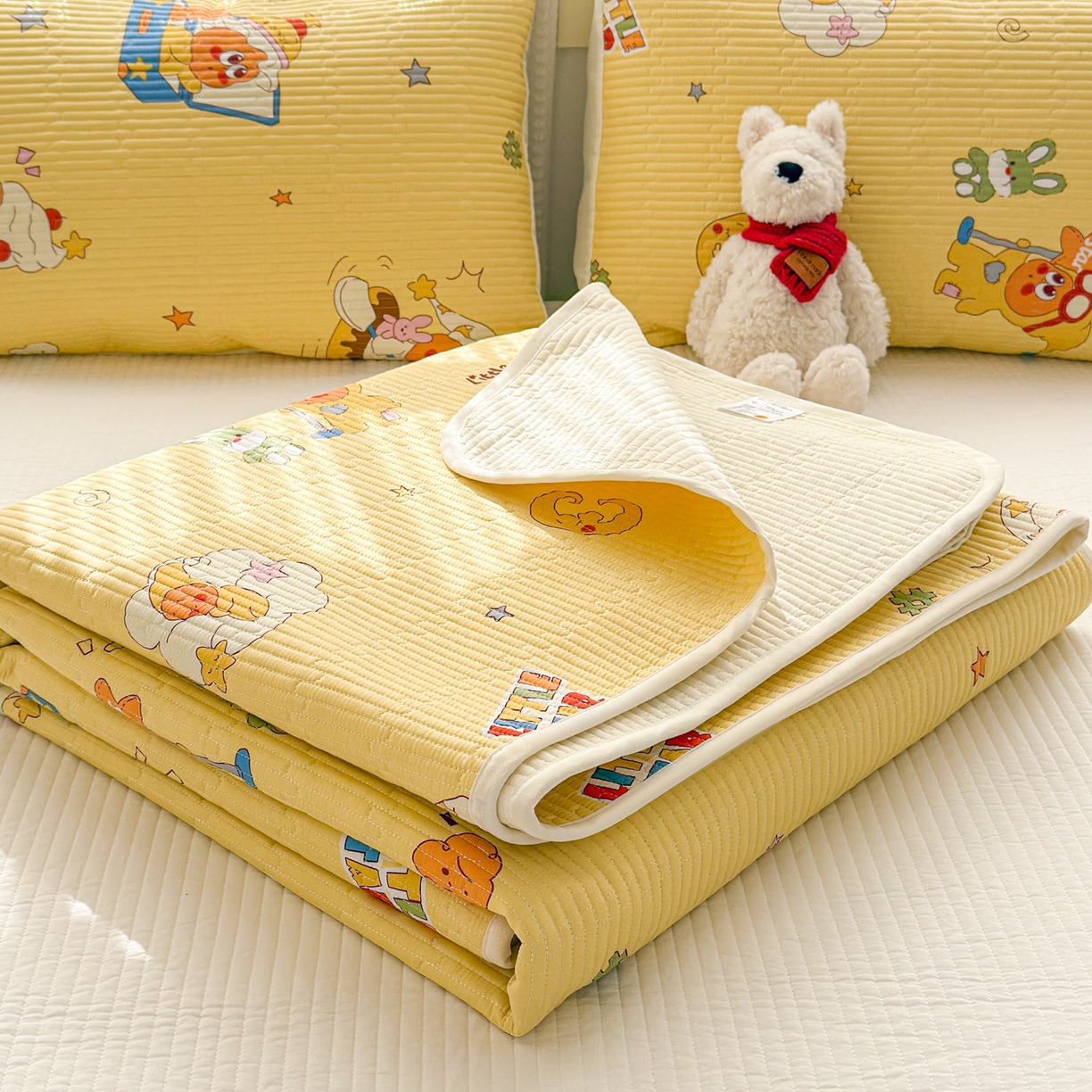 91家纺网 家纺一手货源 找家纺 妮可 2026新款热款花型印花全棉夹棉多功能床垫-床盖 阳光星星人