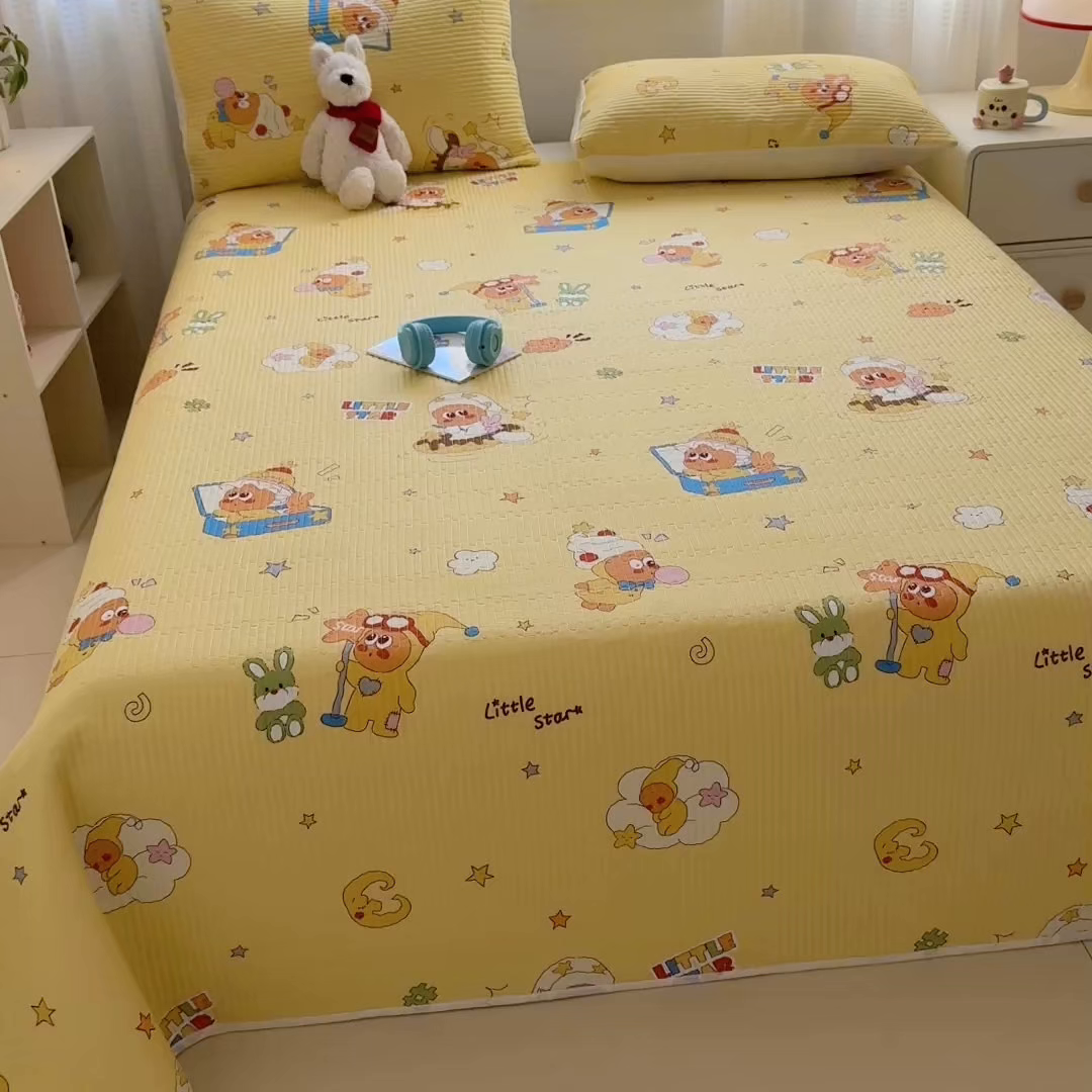 91家纺网 家纺一手货源 找家纺 妮可 2026新款热款花型印花全棉夹棉多功能床垫-床盖 阳光星星人