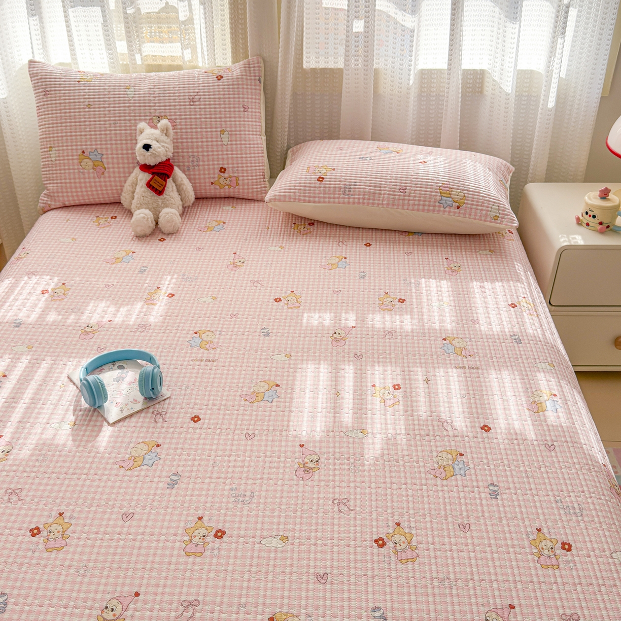 91家纺网 家纺一手货源 找家纺 妮可 2026新款热款花型印花全棉夹棉多功能床垫-床盖 粉粉星星人