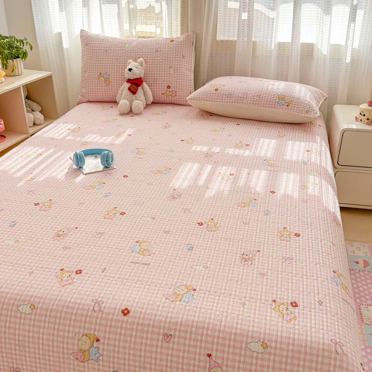 91家纺网 家纺一手货源 找家纺 妮可 2026新款热款花型印花全棉夹棉多功能床垫-床盖 粉粉星星人