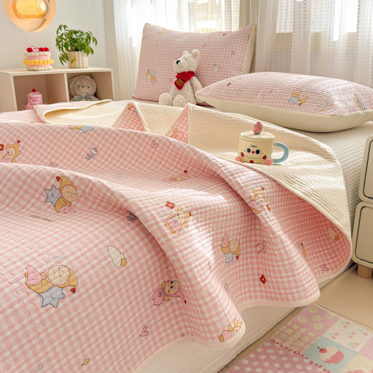 91家纺网 家纺一手货源 找家纺 妮可 2026新款热款花型印花全棉夹棉多功能床垫-床盖 粉粉星星人