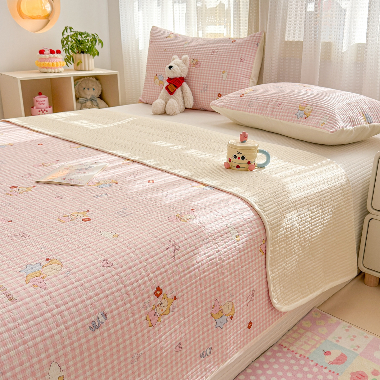 91家纺网 家纺一手货源 找家纺 妮可 2026新款热款花型印花全棉夹棉多功能床垫-床盖 粉粉星星人