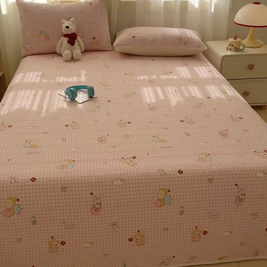 91家纺网 家纺一手货源 找家纺 妮可 2026新款热款花型印花全棉夹棉多功能床垫-床盖 粉粉星星人