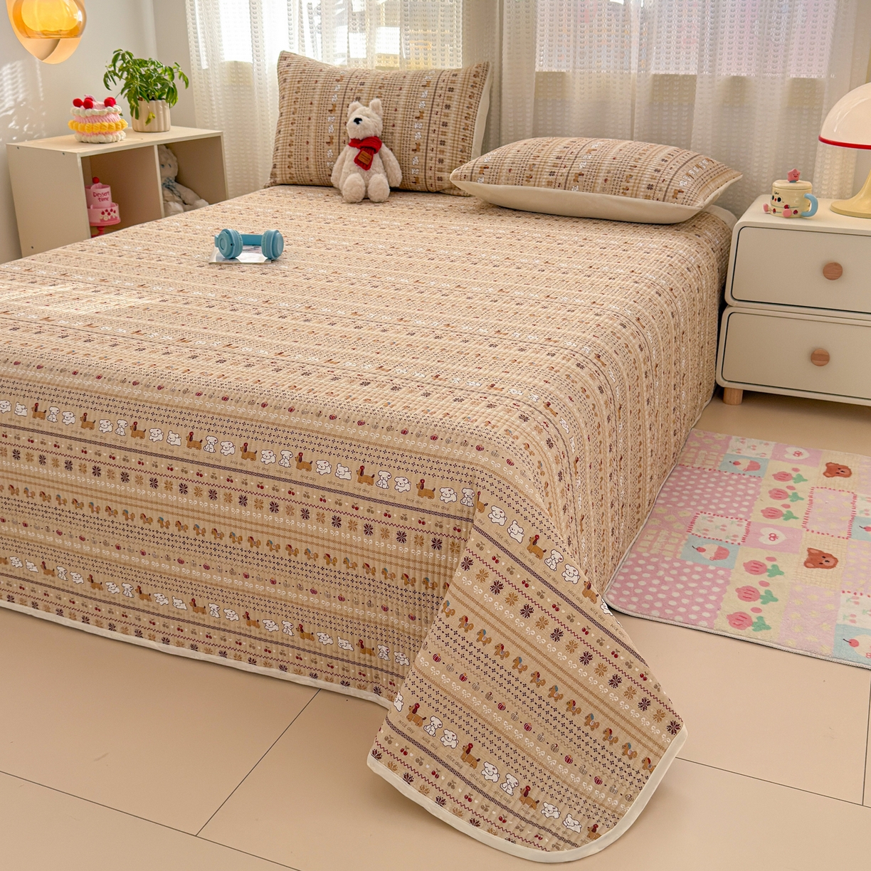 91家纺网 家纺一手货源 找家纺 妮可 2026新款热款花型印花全棉夹棉多功能床垫-床盖 可可小狗