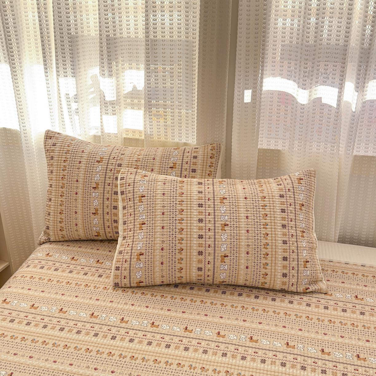 91家纺网 家纺一手货源 找家纺 妮可 2026新款热款花型印花全棉夹棉多功能床垫-床盖 可可小狗