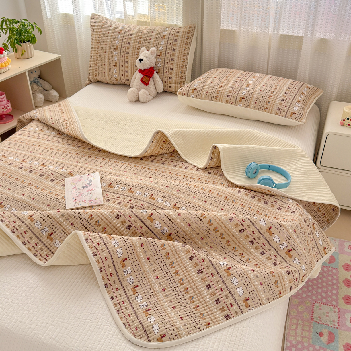 91家纺网 家纺一手货源 找家纺 妮可 2026新款热款花型印花全棉夹棉多功能床垫-床盖 可可小狗