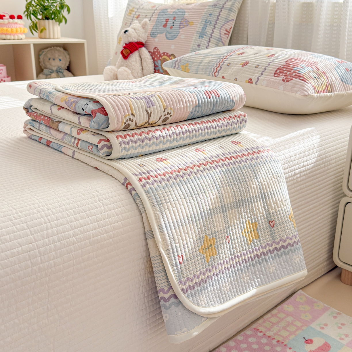 91家纺网 家纺一手货源 找家纺 妮可 2026新款热款花型印花全棉夹棉多功能床垫-床盖 童趣