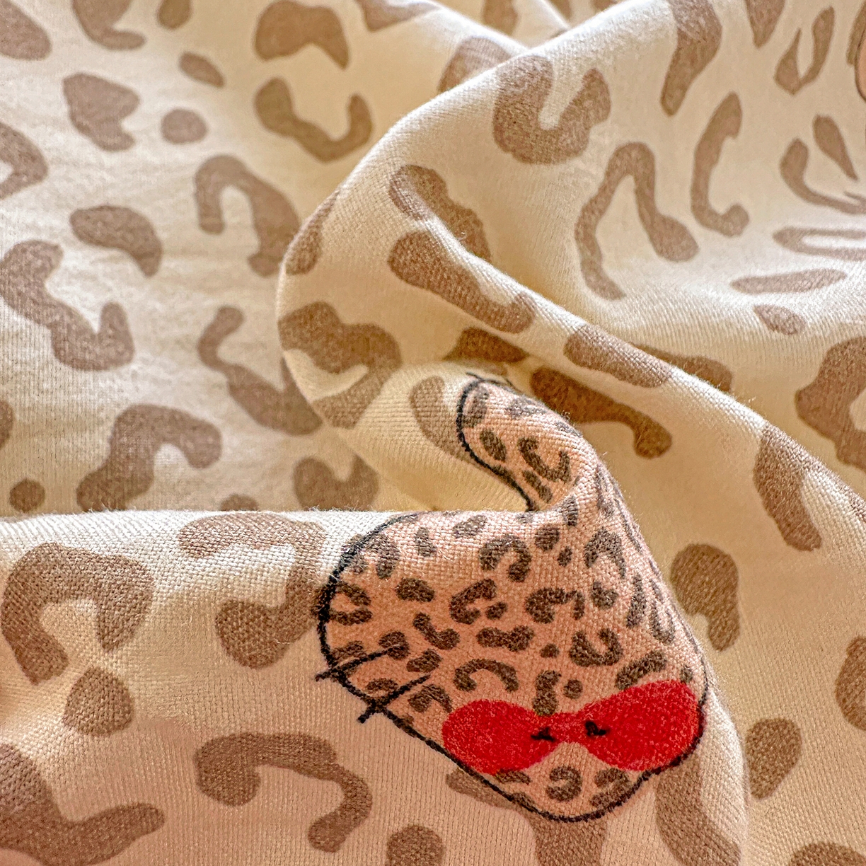 91家纺网 家纺一手货源 找家纺 家维家纺 2026新款(常年不断货）韩式花边复古棉感被子被芯  提供买家秀 小困豹猫