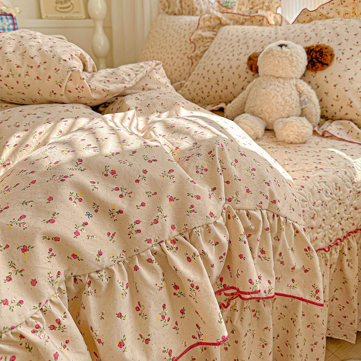 91家纺网 家纺一手货源 找家纺 家维家纺 2026新款(常年不断货）韩式双层花边复古棉感被子被芯 枝花间