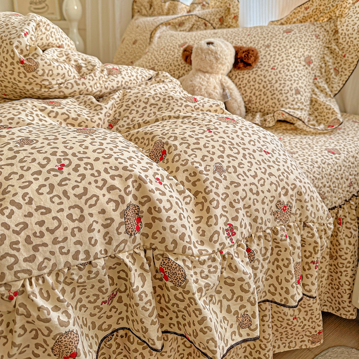 91家纺网 家纺一手货源 找家纺 家维家纺 2026新款(常年不断货）韩式花边复古棉感被子被芯  提供买家秀 小困豹猫