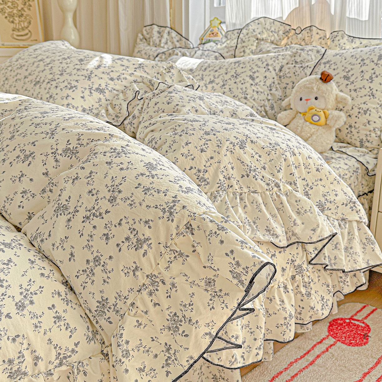 91家纺网 家纺一手货源 找家纺 家维家纺 2026新款(常年不断货）韩式双层花边复古棉感被子被芯 花枝棠