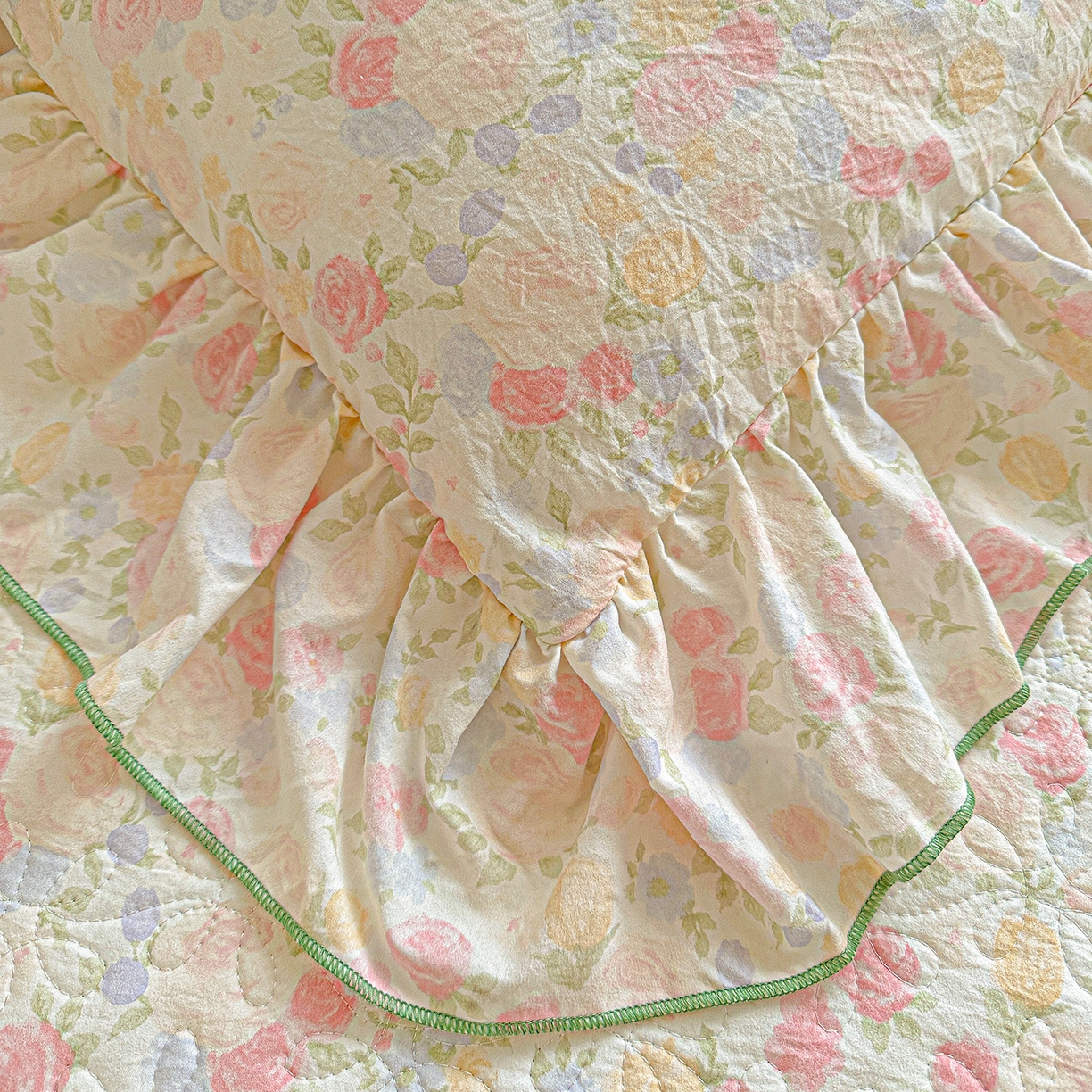 91家纺网 家纺一手货源 找家纺 家维家纺 2026新款(常年不断货）韩式双层花边复古棉感被子被芯 春日礼盒