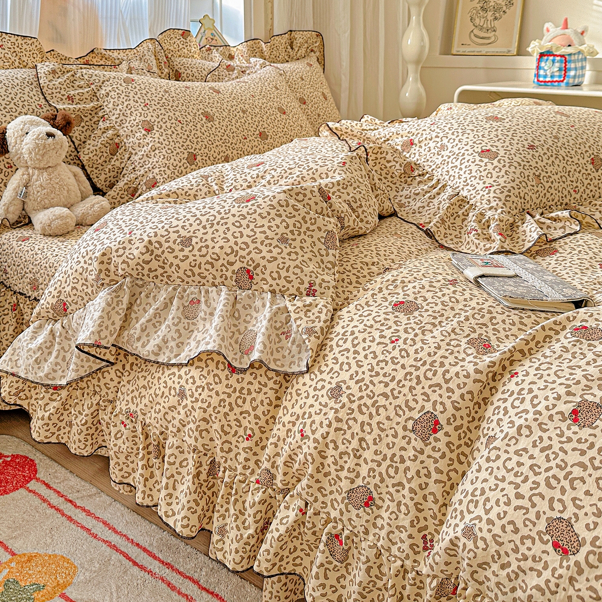 91家纺网 家纺一手货源 找家纺 家维家纺 2026新款(常年不断货）韩式花边复古棉感被子被芯  提供买家秀 小困豹猫