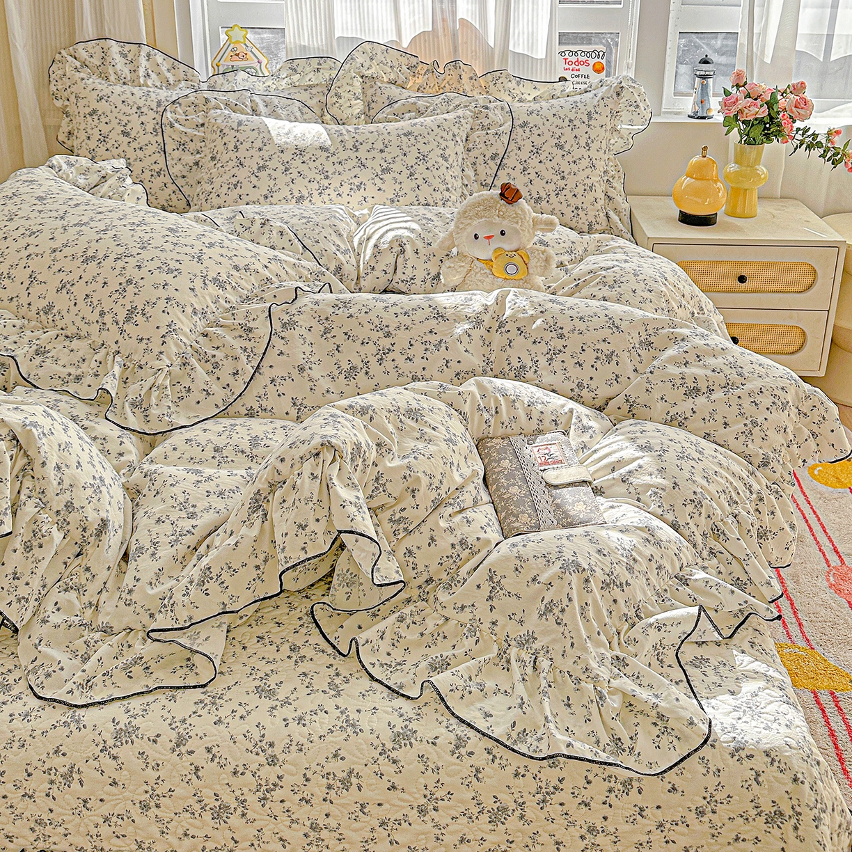 91家纺网 家纺一手货源 找家纺 家维家纺 2026新款(常年不断货）韩式双层花边复古棉感被子被芯 花枝棠