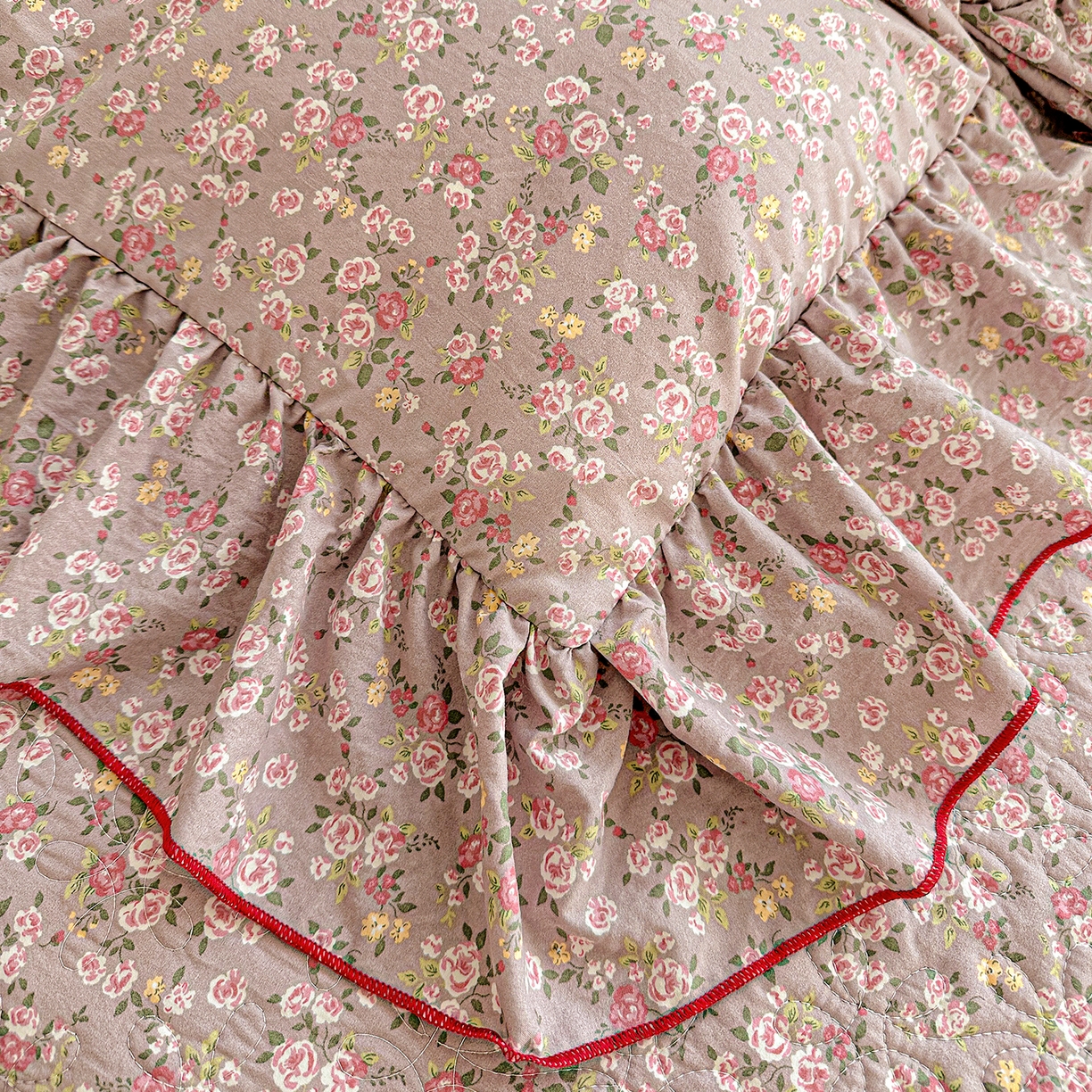 91家纺网 家纺一手货源 找家纺 家维家纺 2026新款(常年不断货）韩式双层花边复古棉感被子被芯 花园