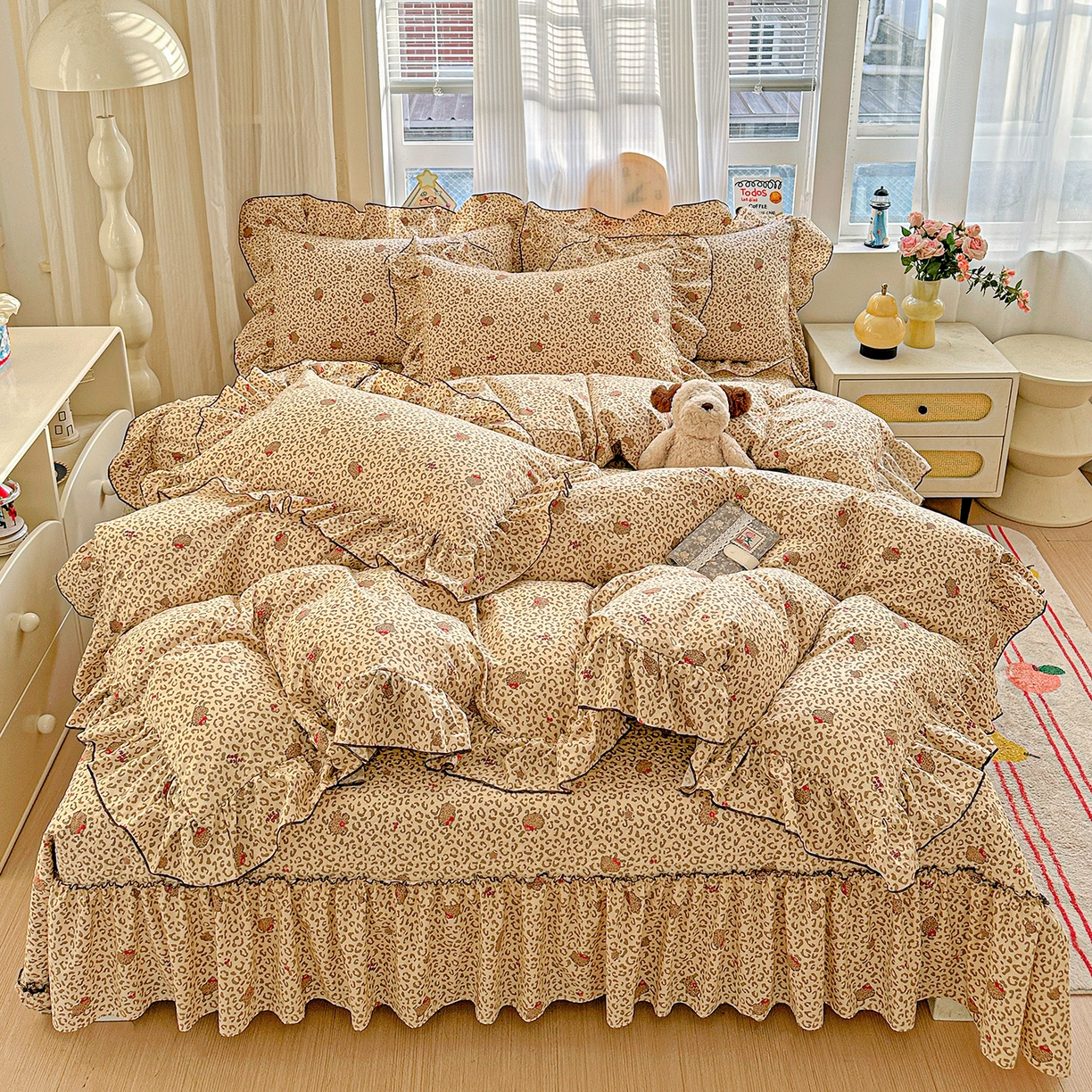 91家纺网 家纺一手货源 找家纺 家维家纺 2026新款(常年不断货）韩式花边复古棉感被子被芯  提供买家秀 小困豹猫