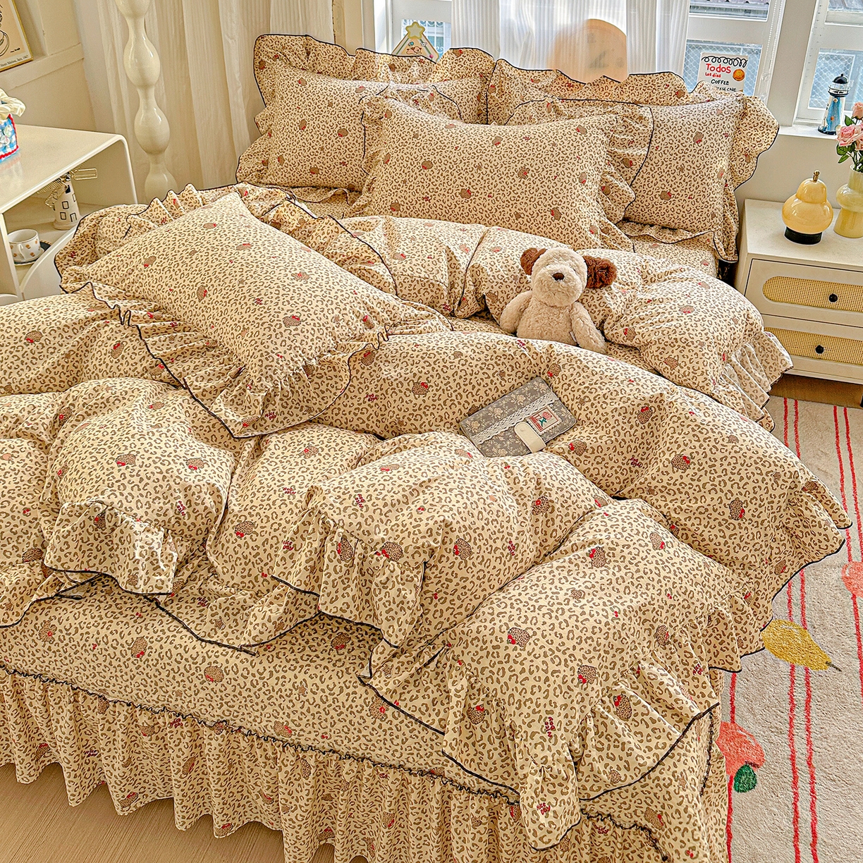 91家纺网 家纺一手货源 找家纺 家维家纺 2026新款(常年不断货）韩式花边复古棉感被子被芯  提供买家秀 小困豹猫