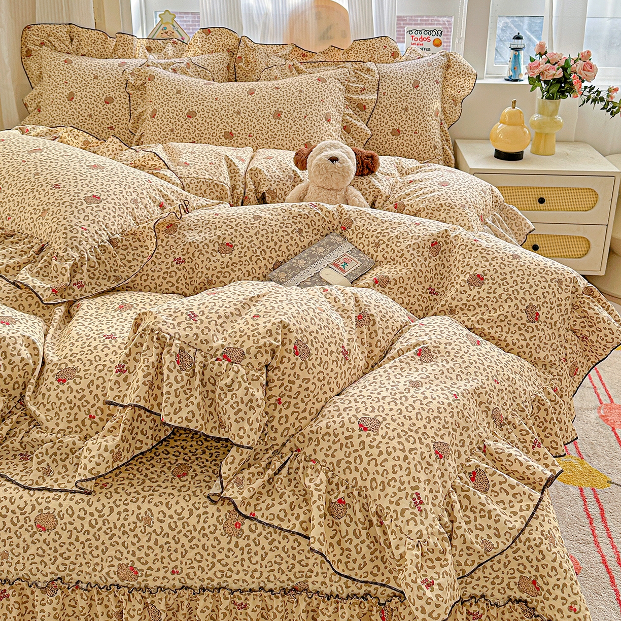 91家纺网 家纺一手货源 找家纺 家维家纺 2026新款(常年不断货）韩式花边复古棉感被子被芯  提供买家秀 小困豹猫