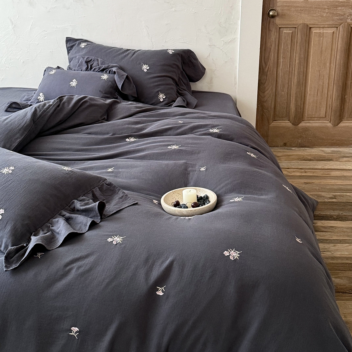 91家纺网 家纺一手货源 找家纺 （总）鹿班家居 2026春季新品全棉皱皱纱精密刺绣系列四件套-花枝瑾（标准会员-20元）