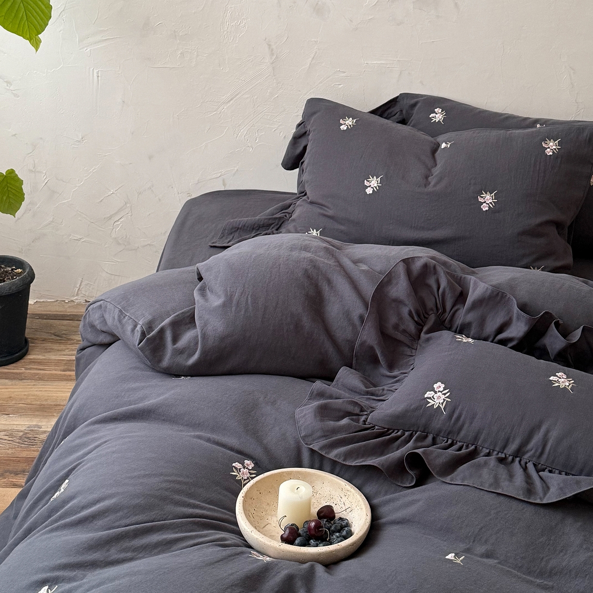 91家纺网 家纺一手货源 找家纺 （总）鹿班家居 2026春季新品全棉皱皱纱精密刺绣系列四件套-花枝瑾（标准会员-20元）