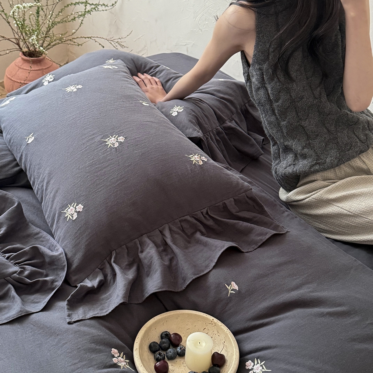 91家纺网 家纺一手货源 找家纺 （总）鹿班家居 2026春季新品全棉皱皱纱精密刺绣系列四件套-花枝瑾（标准会员-20元）