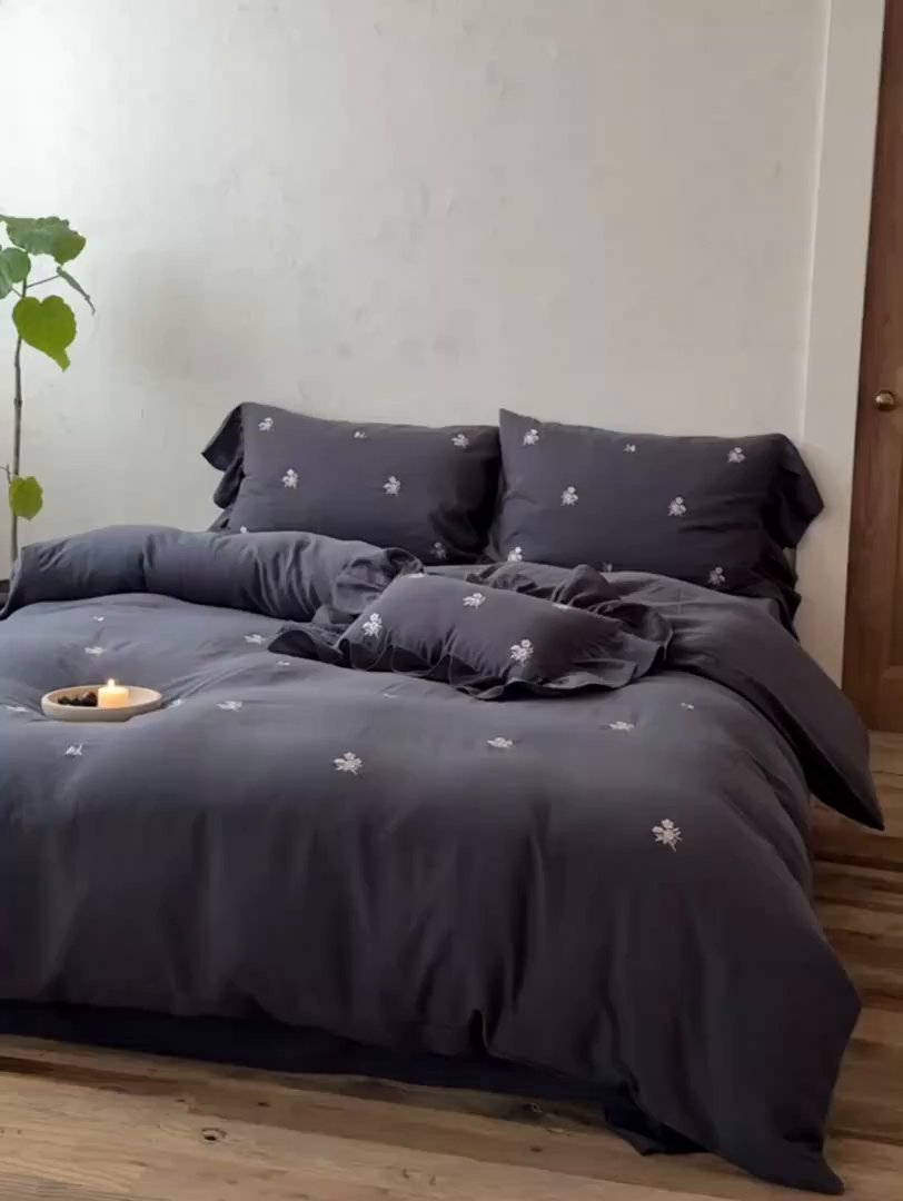 91家纺网 家纺一手货源 找家纺 （总）鹿班家居 2026春季新品全棉皱皱纱精密刺绣系列四件套-花枝瑾（标准会员-20元）