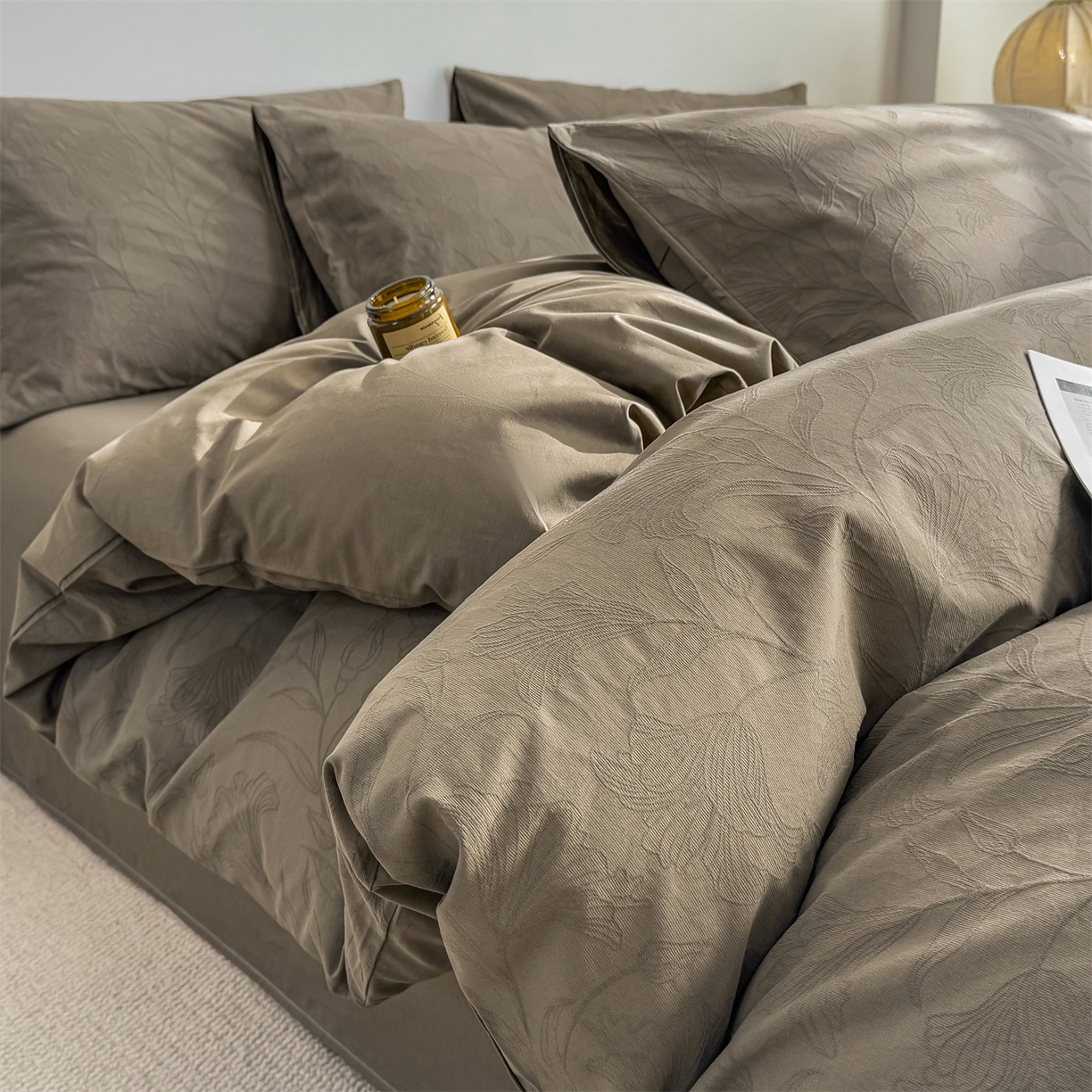 91家纺网 家纺一手货源 找家纺 灰鲸 2026新款全棉纯棉厚织三层水洗色织提花四件套 芳菲-摩卡